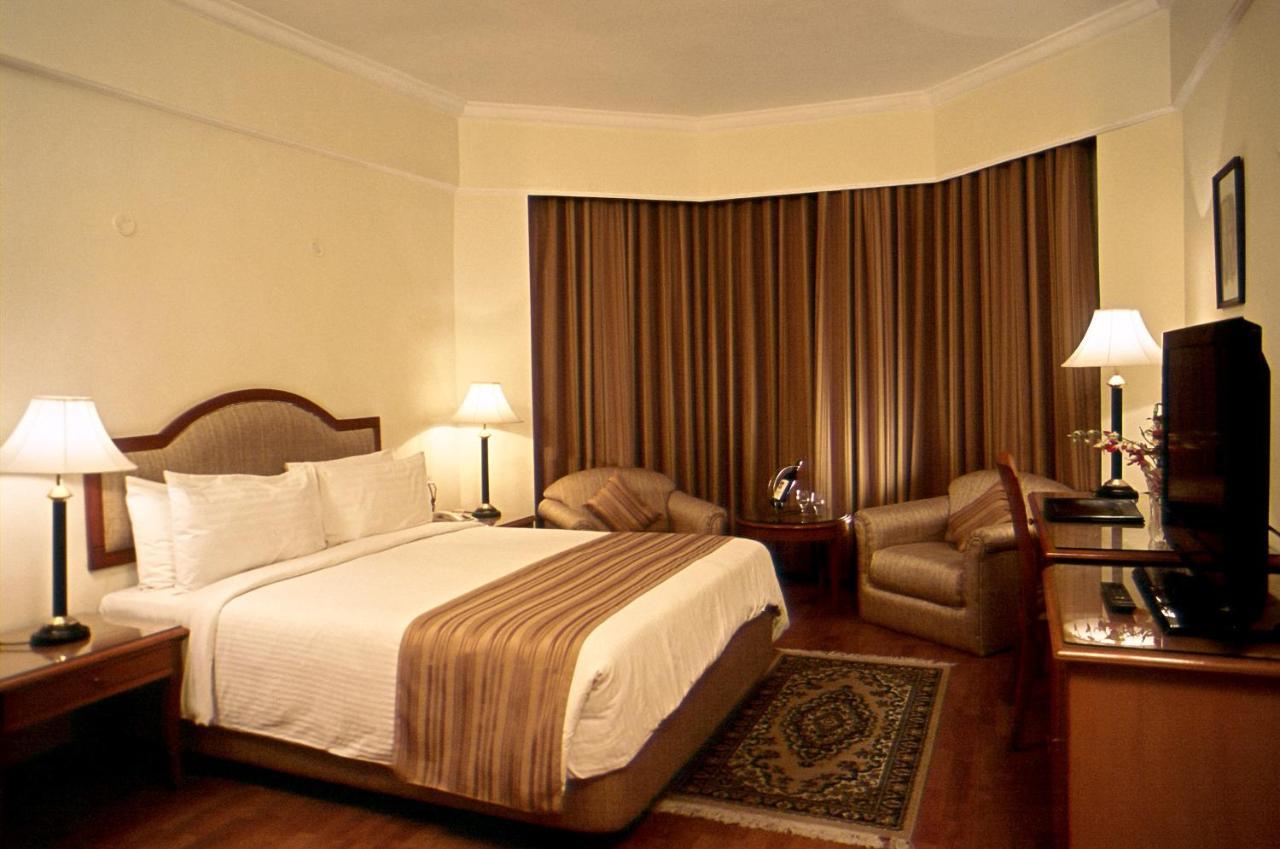 Katriya Hotel And Tower Hyderabad Zimmer foto